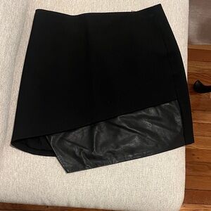 Alice and Olivia Elegant Black Women's Skirt with leather trim